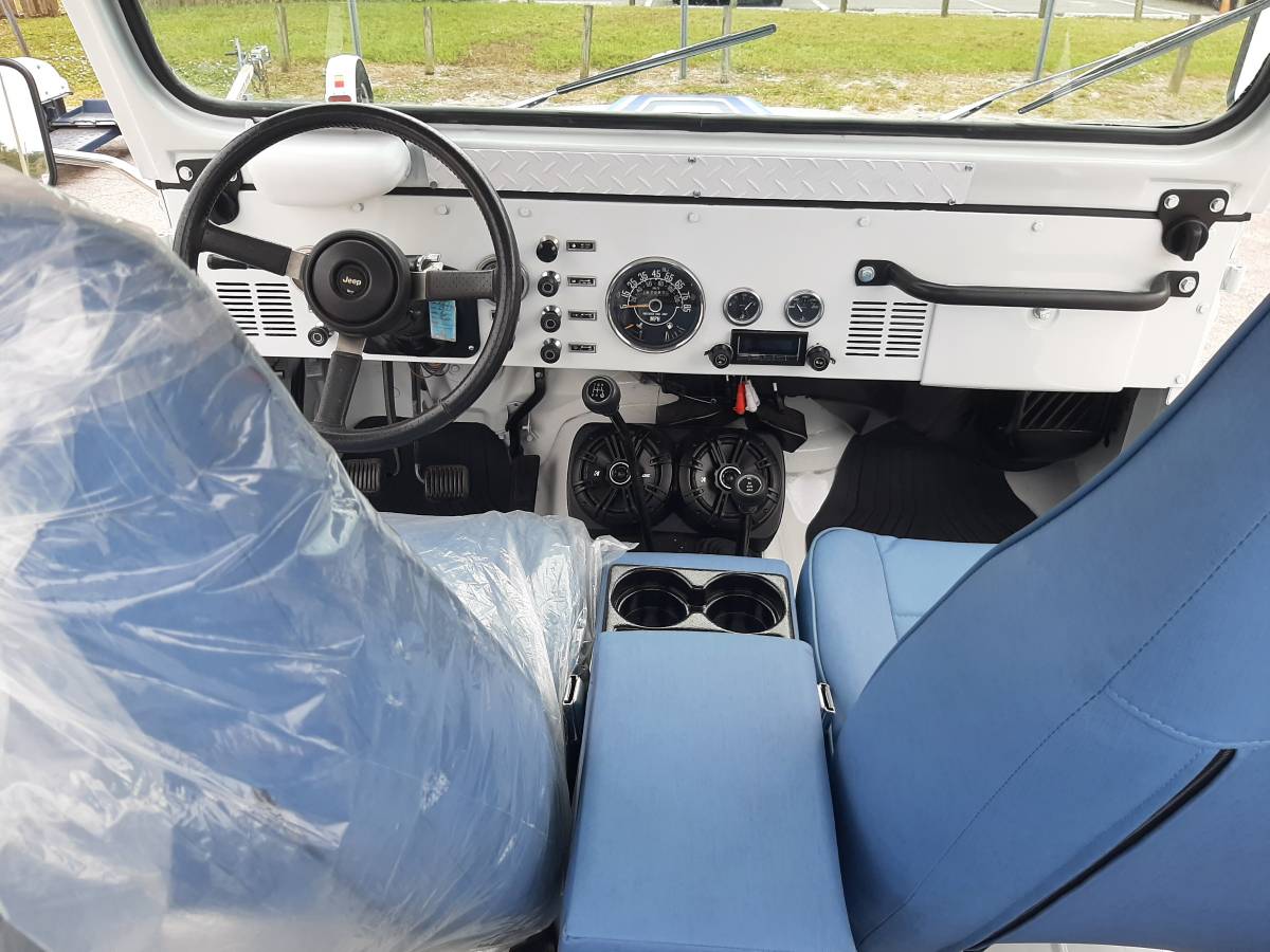 Jeep-cj7-1977-white-7