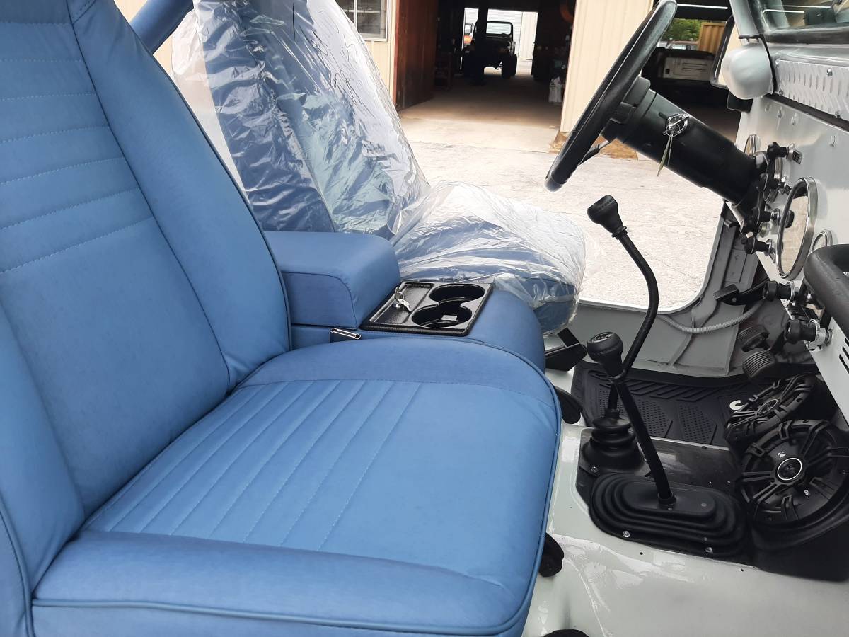 Jeep-cj7-1977-white-99