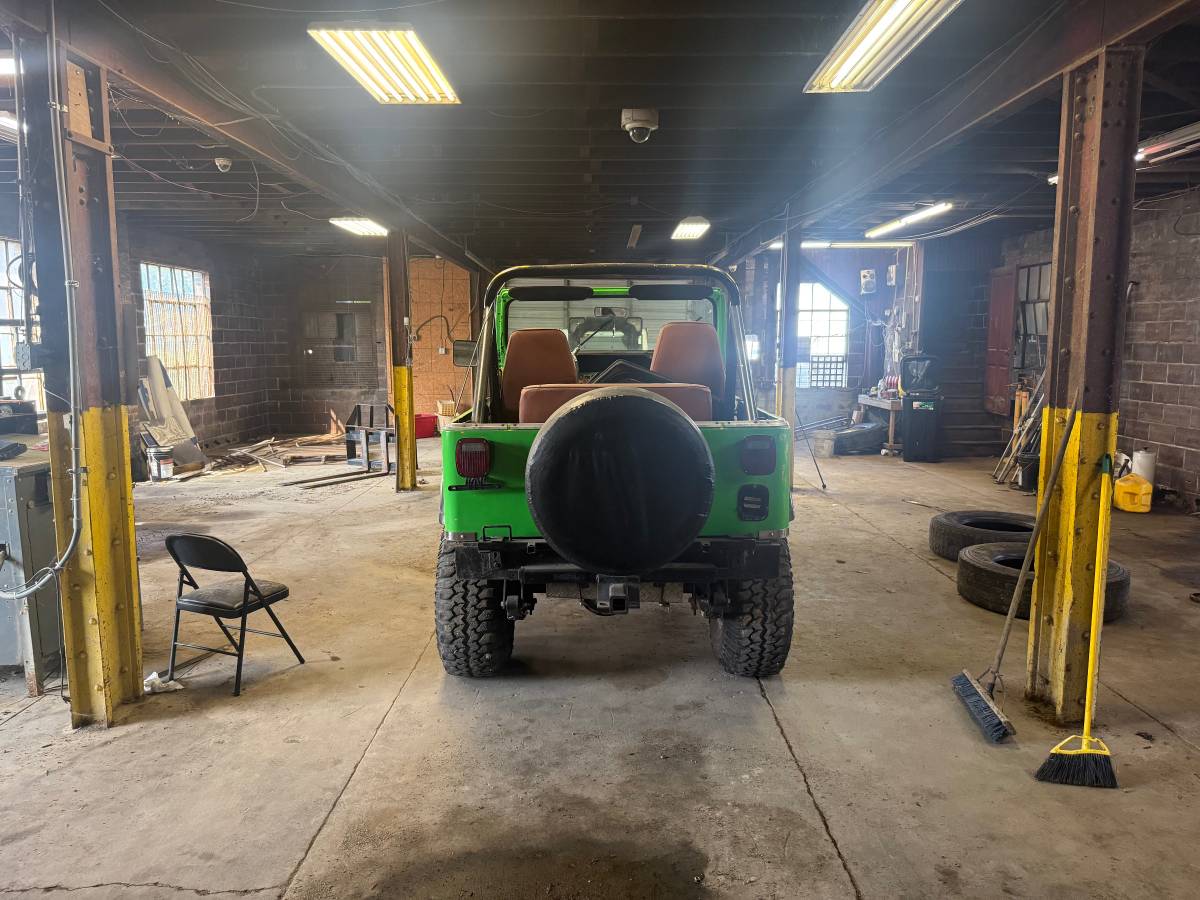 Jeep-cj7-1981-green-3
