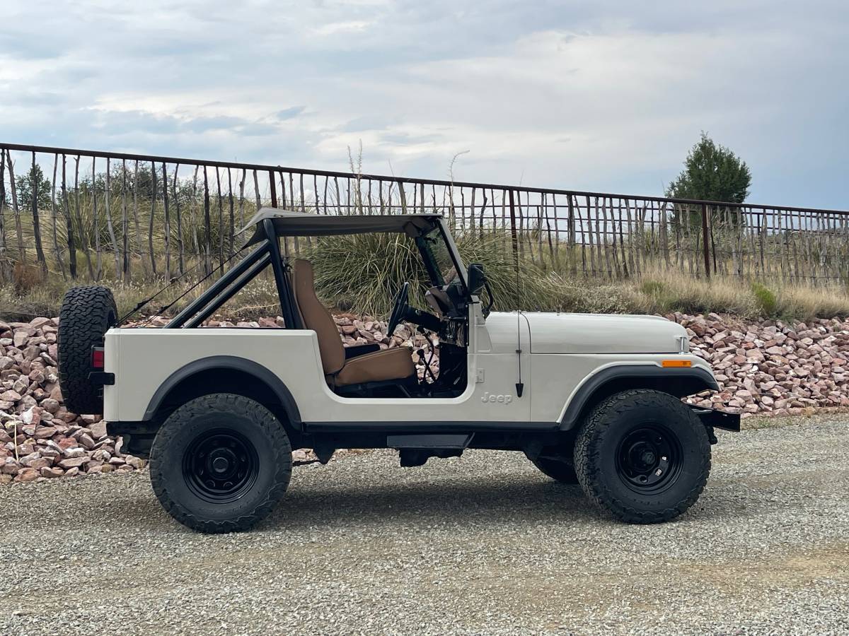 Jeep-cj7-1982-1