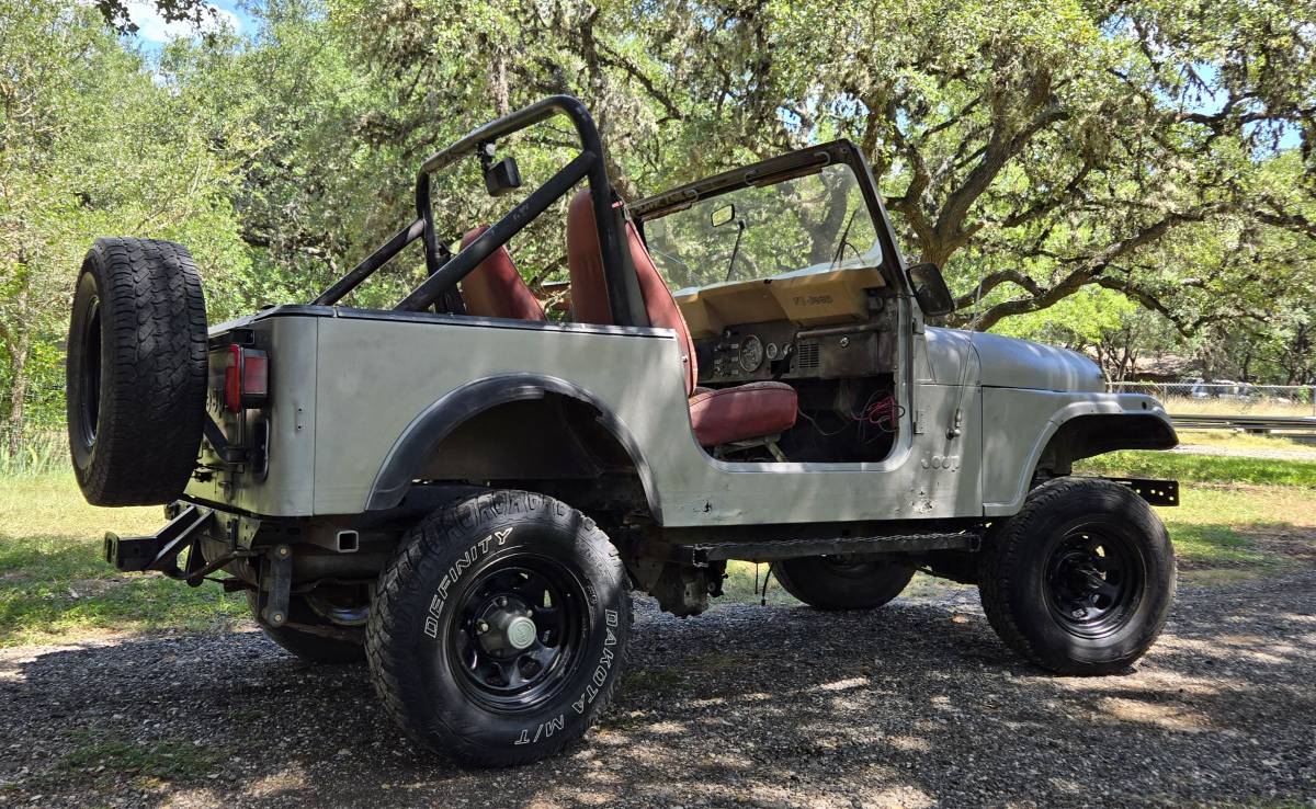 Jeep-cj7-1983-2