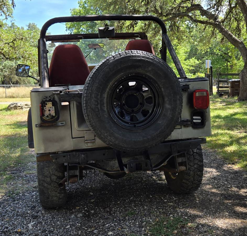 Jeep-cj7-1983-3