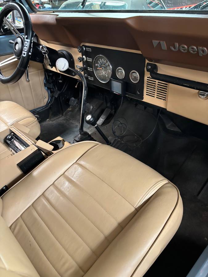 Jeep-cj7-1984-blue-16