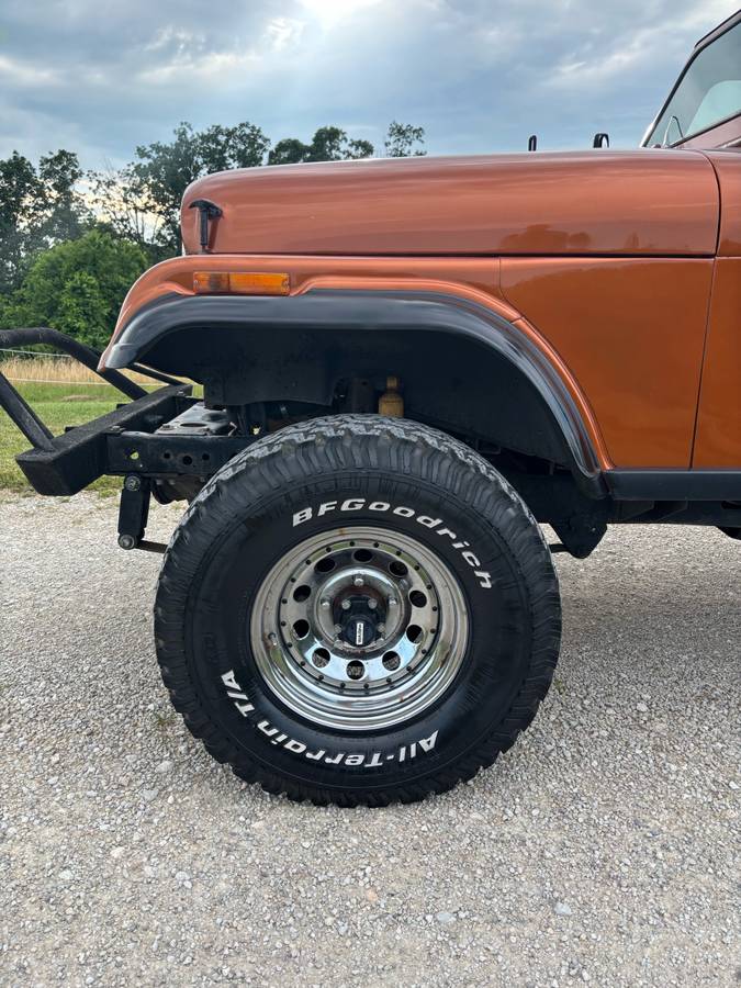 Jeep-cj7-1985-custom-13