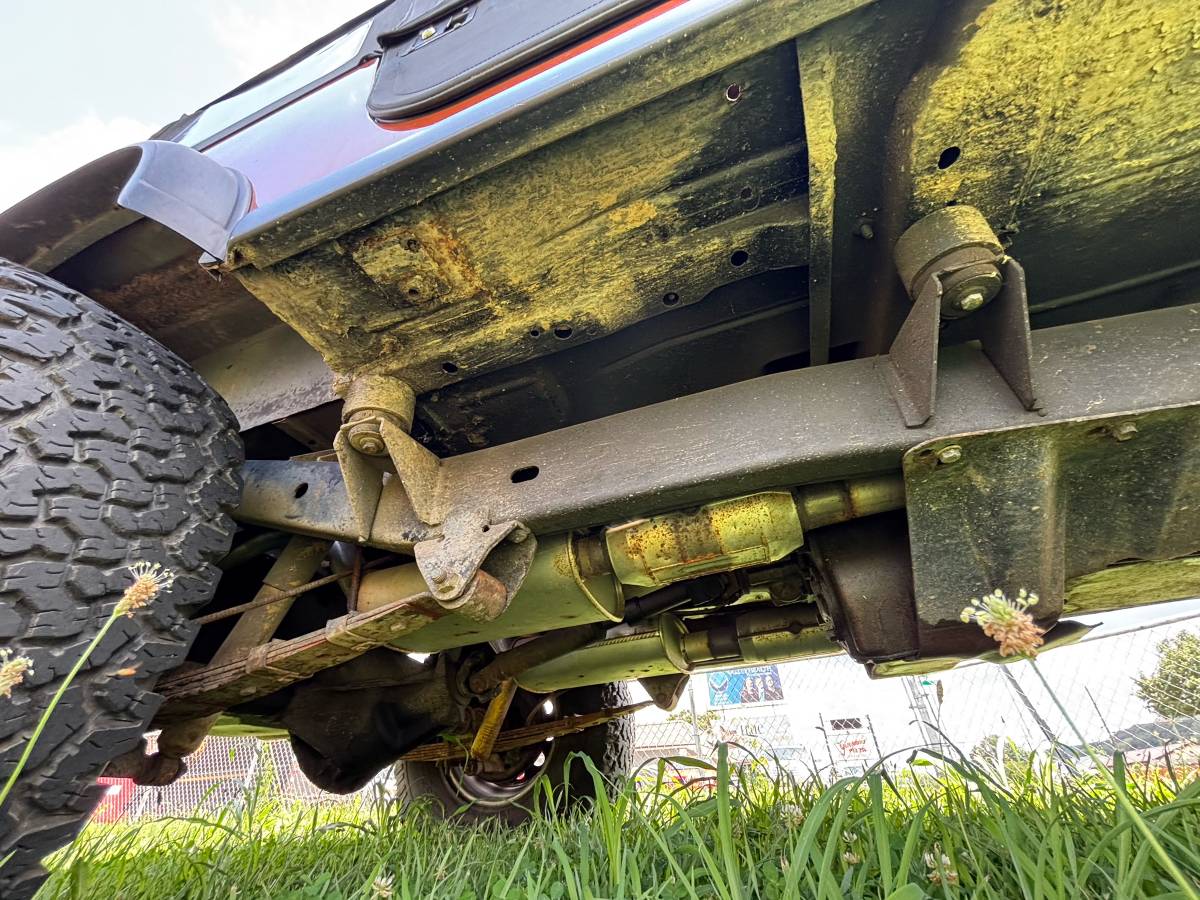 Jeep-cj7-1985-custom-23
