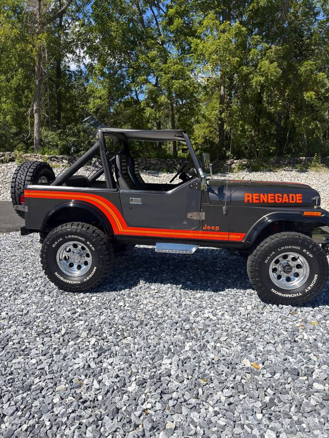 Jeep-cj7-laredo-1986-silver-12