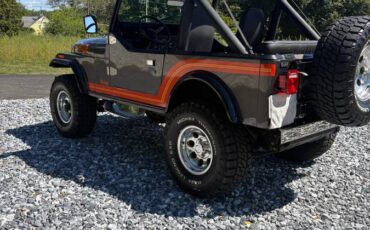 Jeep-cj7-laredo-1986-silver-7