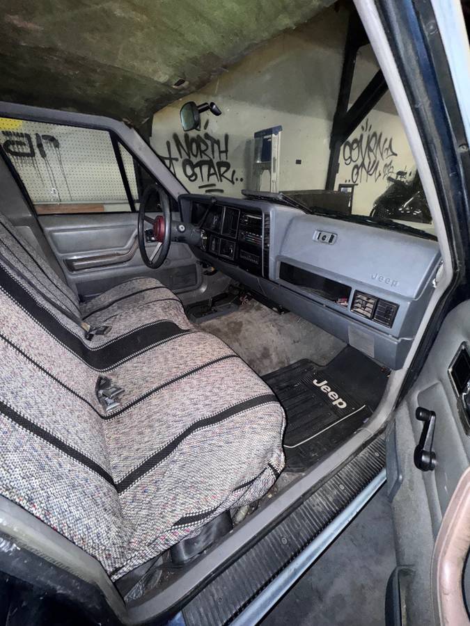 Jeep-comanche-1988-grey-2