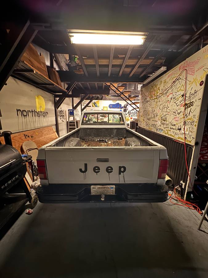Jeep-comanche-1988-grey-6