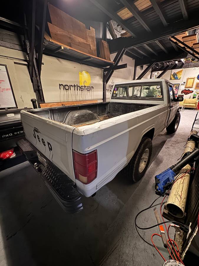 Jeep-comanche-1988-grey-8