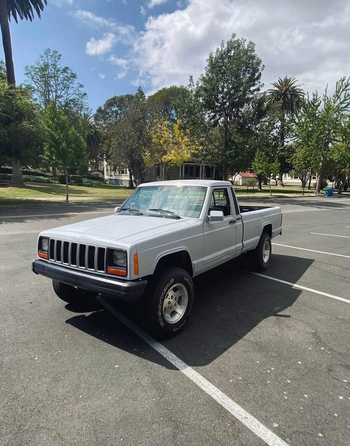 Jeep-comanche-1988-grey