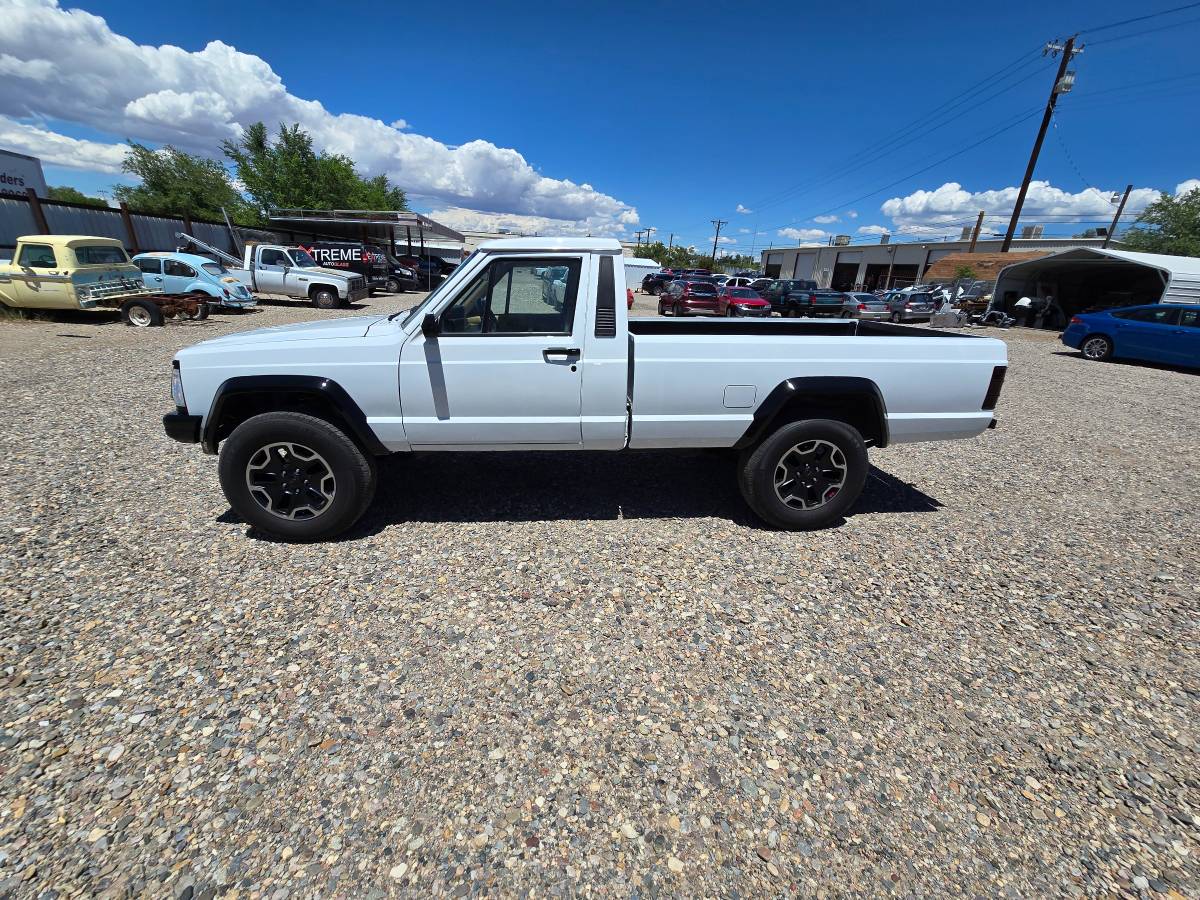 Jeep-comanche-1988-white-1