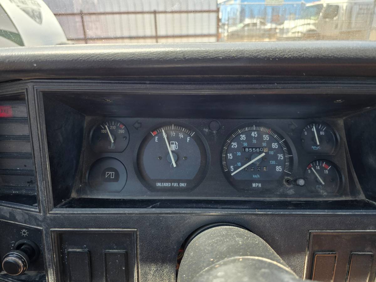 Jeep-comanche-1988-white-10