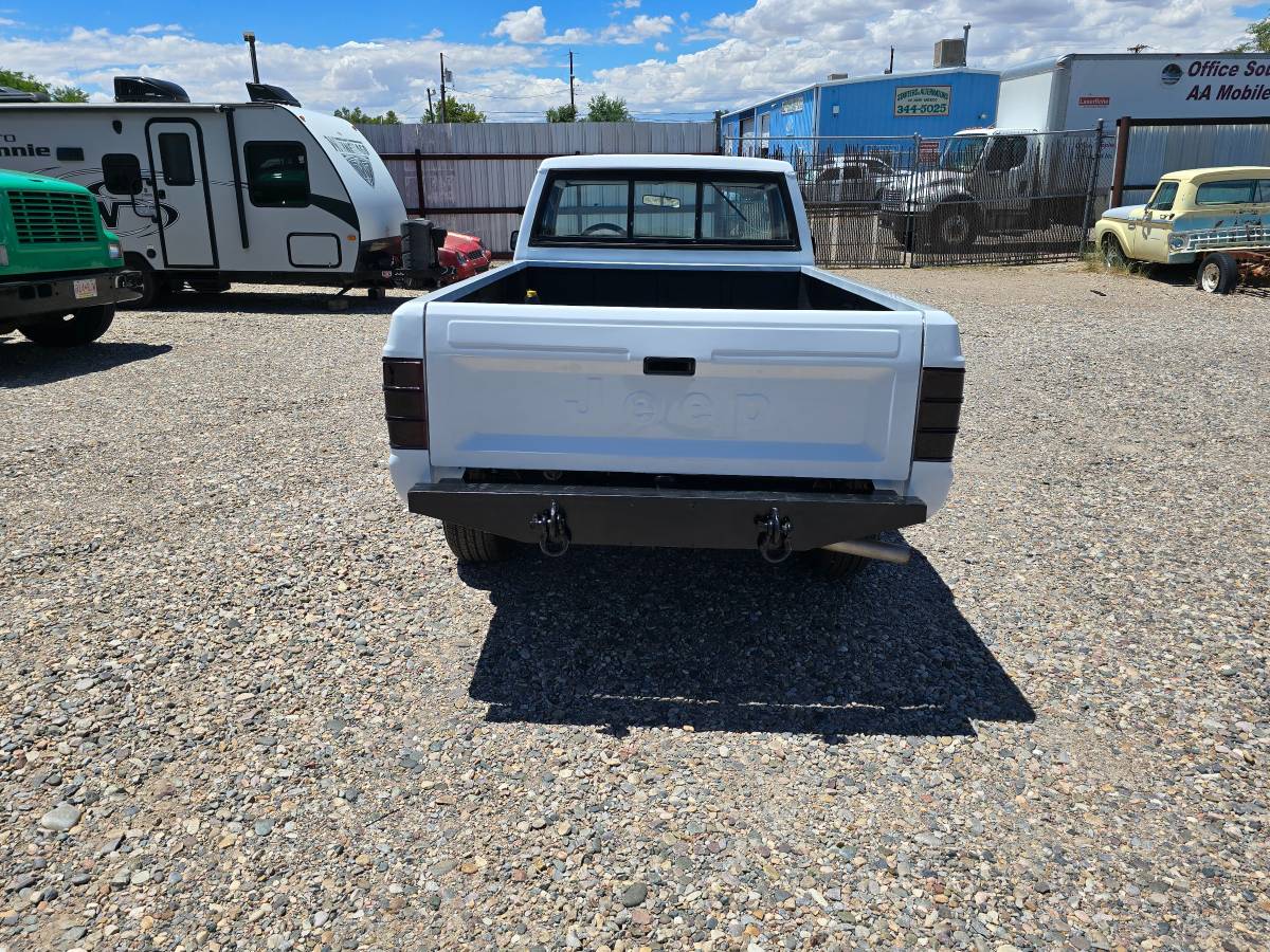 Jeep-comanche-1988-white-6