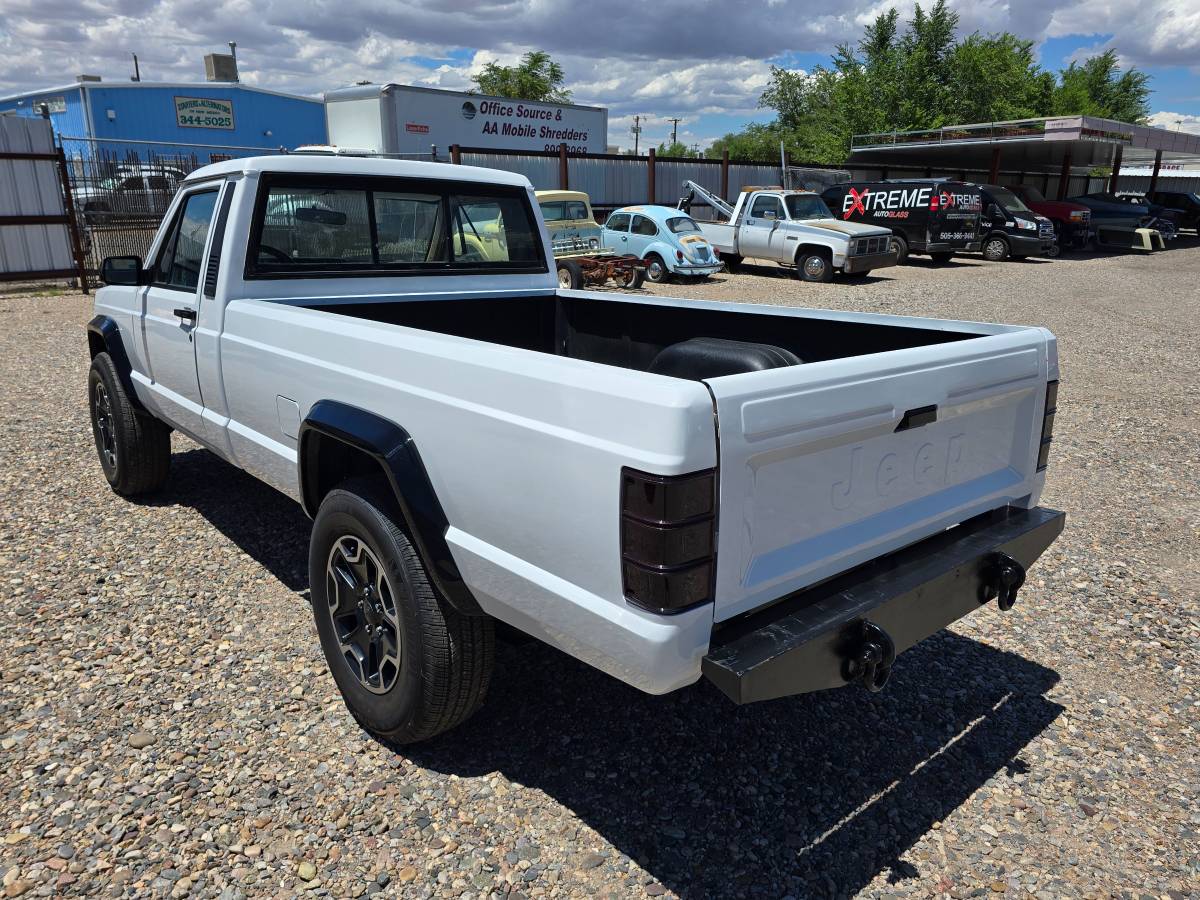 Jeep-comanche-1988-white-8