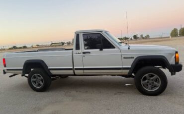 Jeep-comanche-4x4-1988-white-3