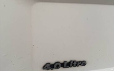 Jeep-comanche-4x4-1988-white-4