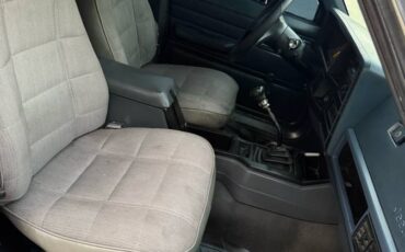 Jeep-comanche-4x4-1988-white-7