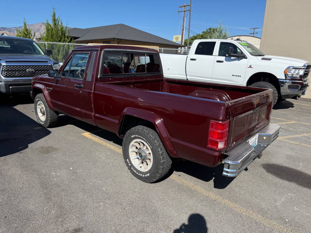 Jeep-comanche-6quot-pickup-pioneer-1987-4