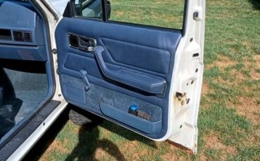 Jeep-comanche-7quot-pickup-pioneer-1988-white-10