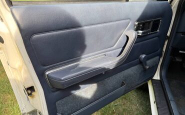 Jeep-comanche-7quot-pickup-pioneer-1988-white-13