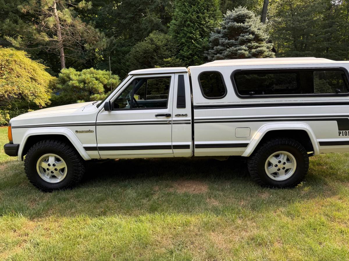 Jeep-comanche-7quot-pickup-pioneer-1988-white-18