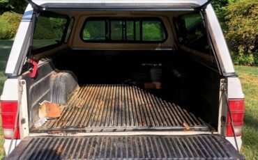 Jeep-comanche-7quot-pickup-pioneer-1988-white-2