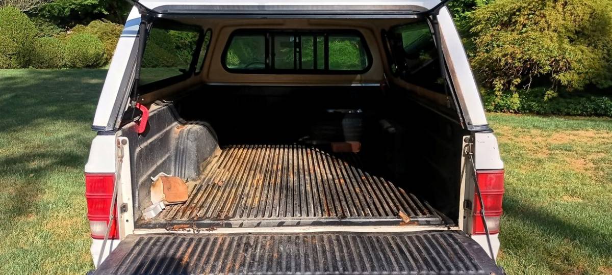 Jeep-comanche-7quot-pickup-pioneer-1988-white-2