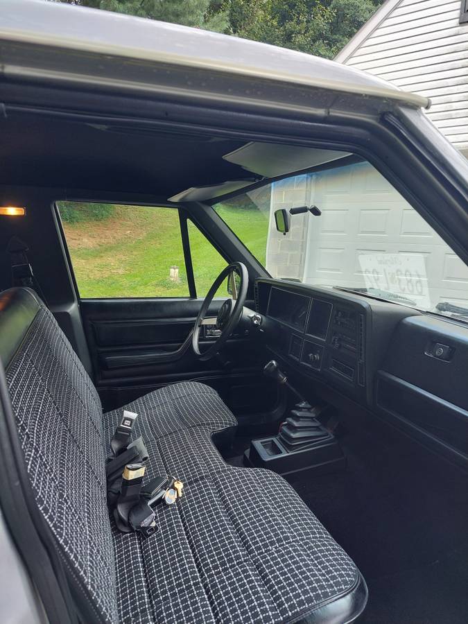 Jeep-comanche-7quot-pickup-x-1986-silver-6