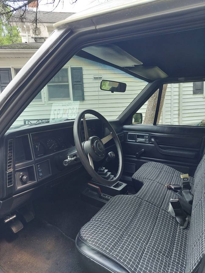 Jeep-comanche-7quot-pickup-x-1986-silver