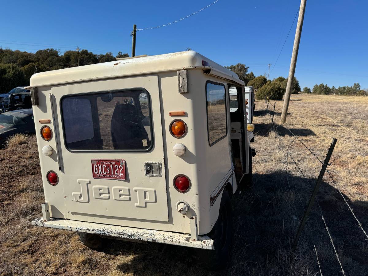 Jeep-dj5-1970-14