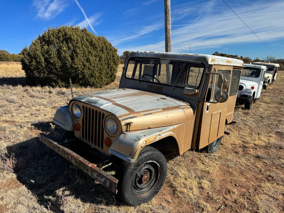 Jeep-dj5-1970-5
