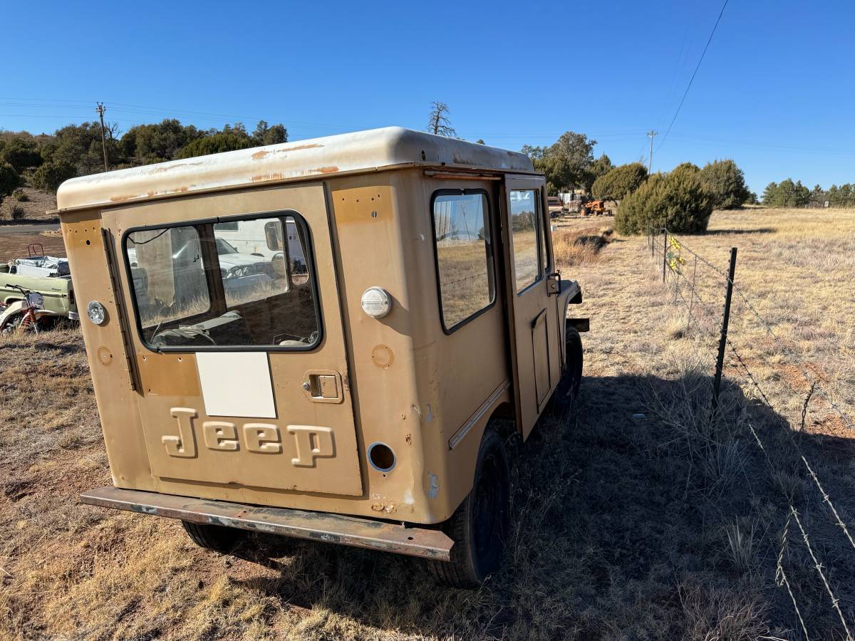 Jeep-dj5-1970-6