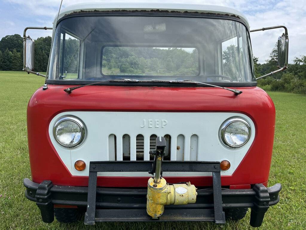 Jeep-fc-170-1964-red-8