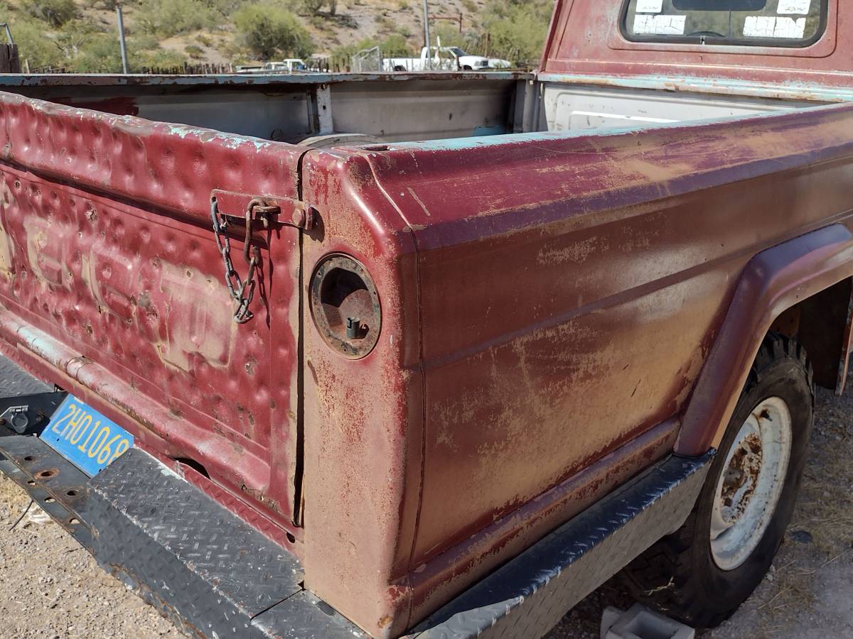 Jeep-gladiator-j300-1963-brown-10