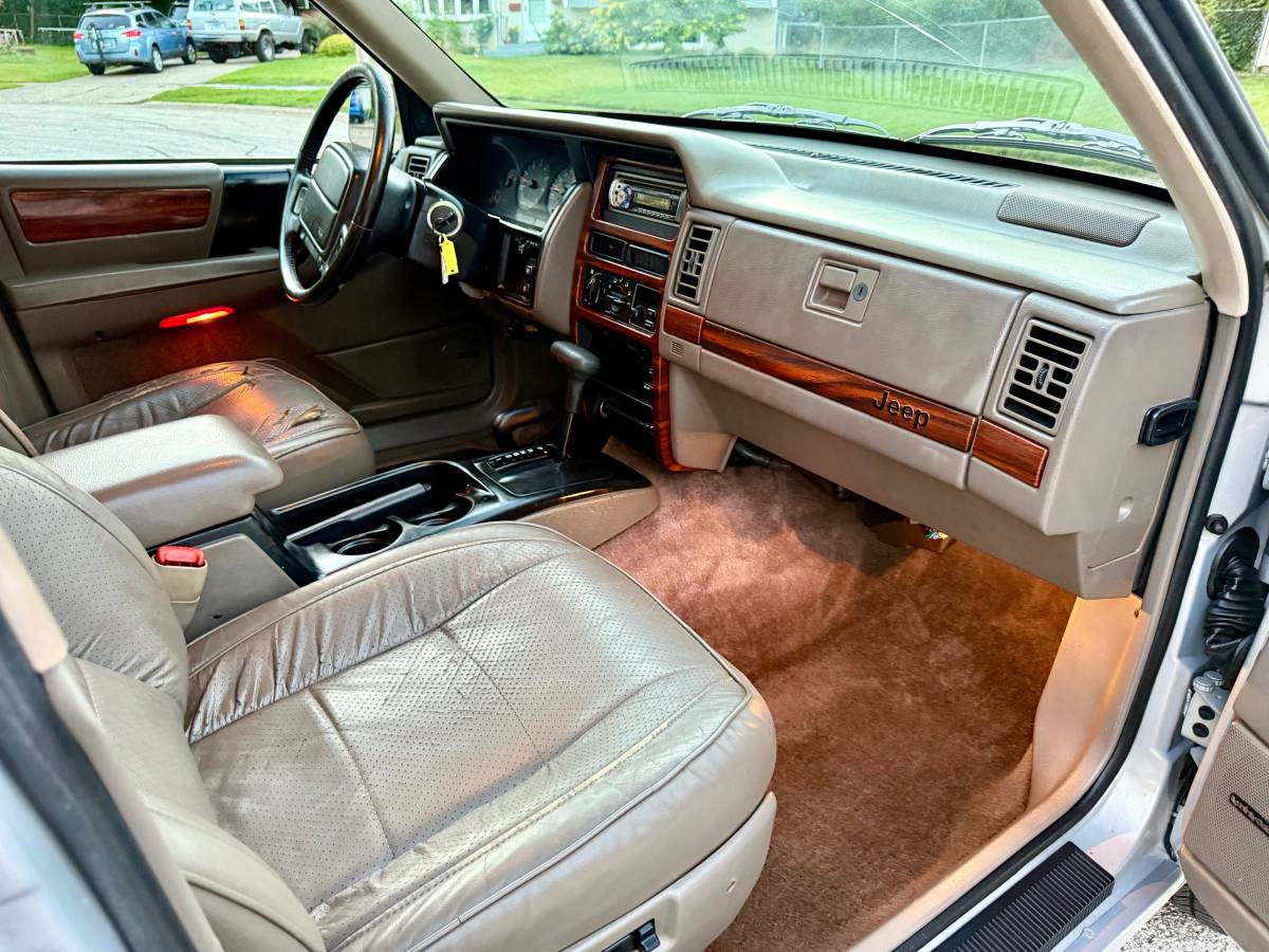 Jeep-grand-cherokee-limited-1995-grey-13