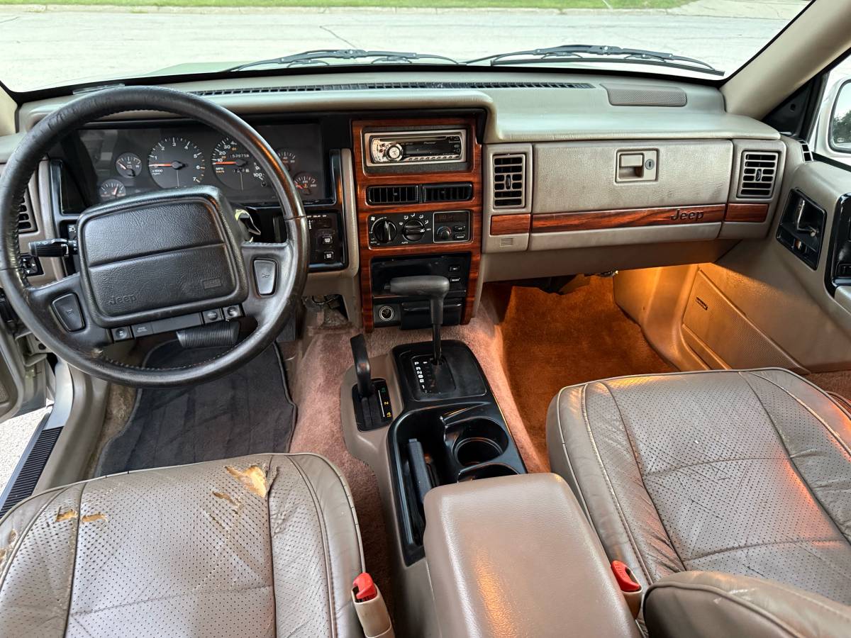 Jeep-grand-cherokee-limited-1995-grey-23