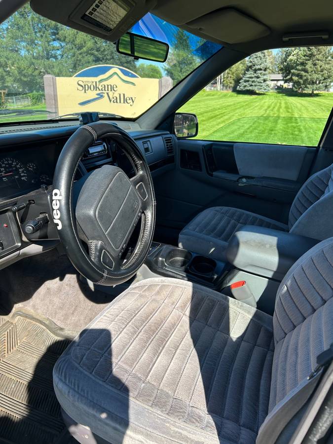 Jeep-grand-cherokee-loredo-1993-silver-3
