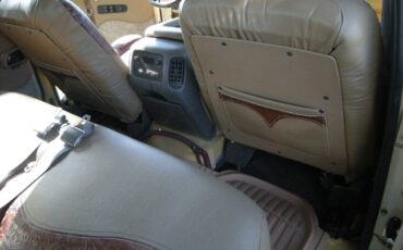 Jeep-grand-wagoneer-1985-25