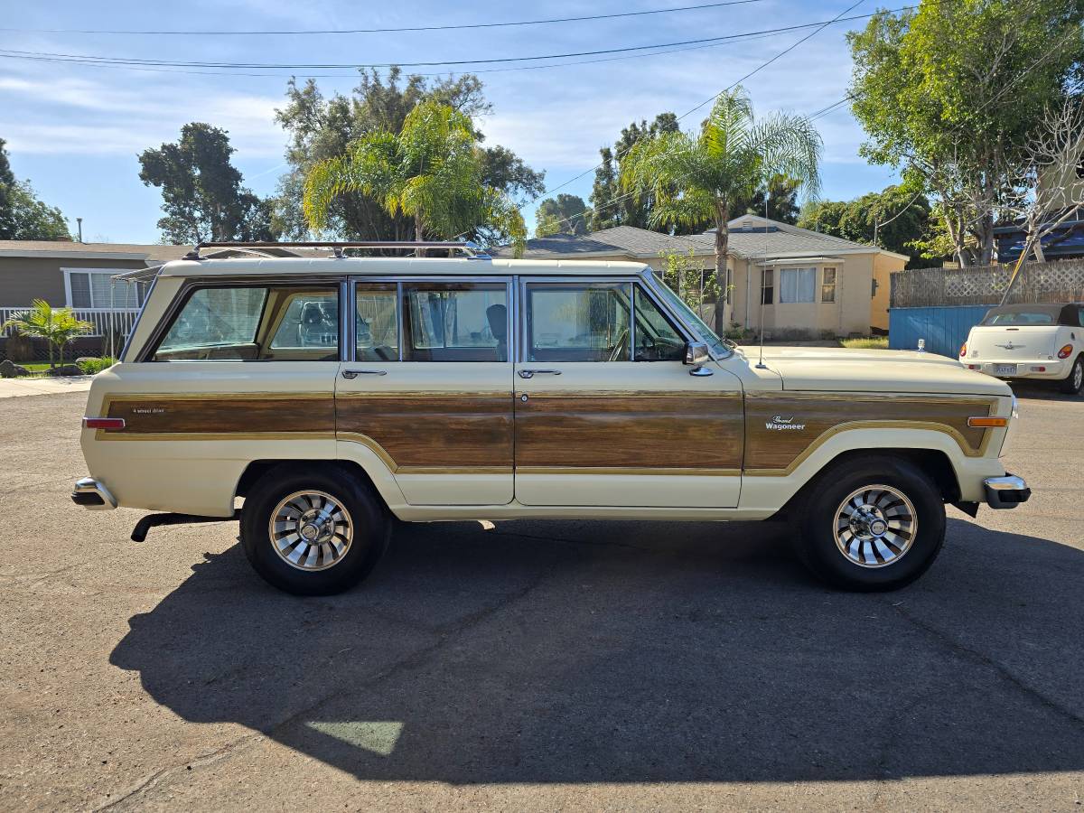 Jeep-grand-wagoneer-1986-custom-1