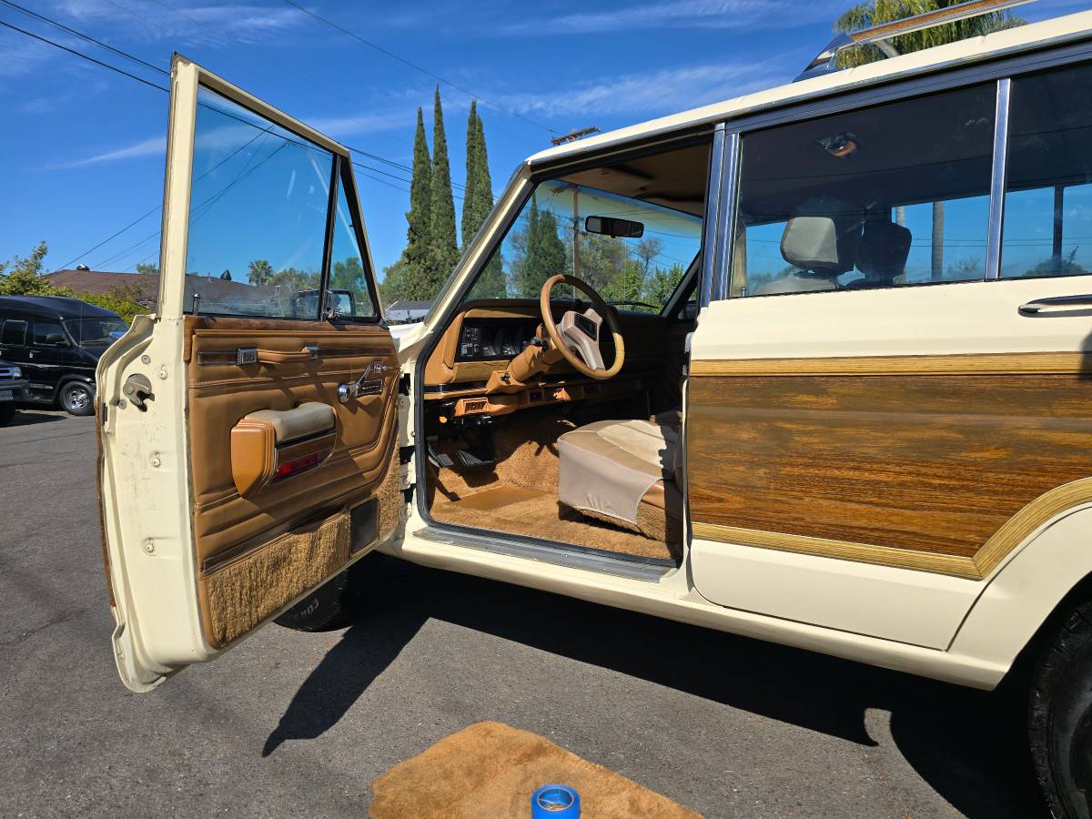 Jeep-grand-wagoneer-1986-custom-12