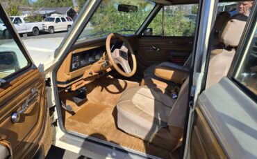 Jeep-grand-wagoneer-1986-custom-14