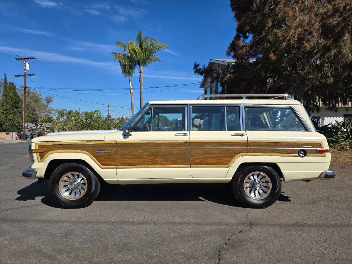 Jeep-grand-wagoneer-1986-custom