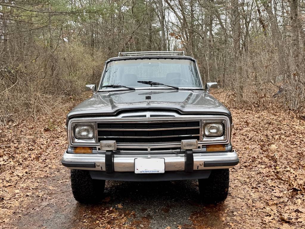 Jeep-grand-wagoneer-1988-1