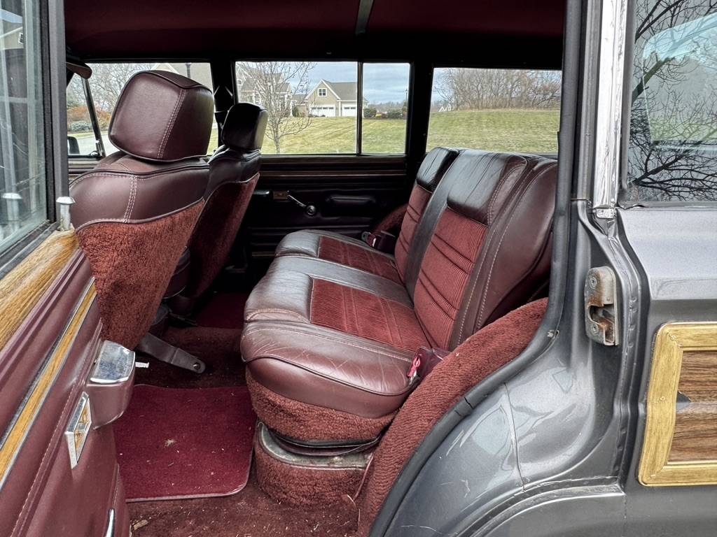 Jeep-grand-wagoneer-1988-4