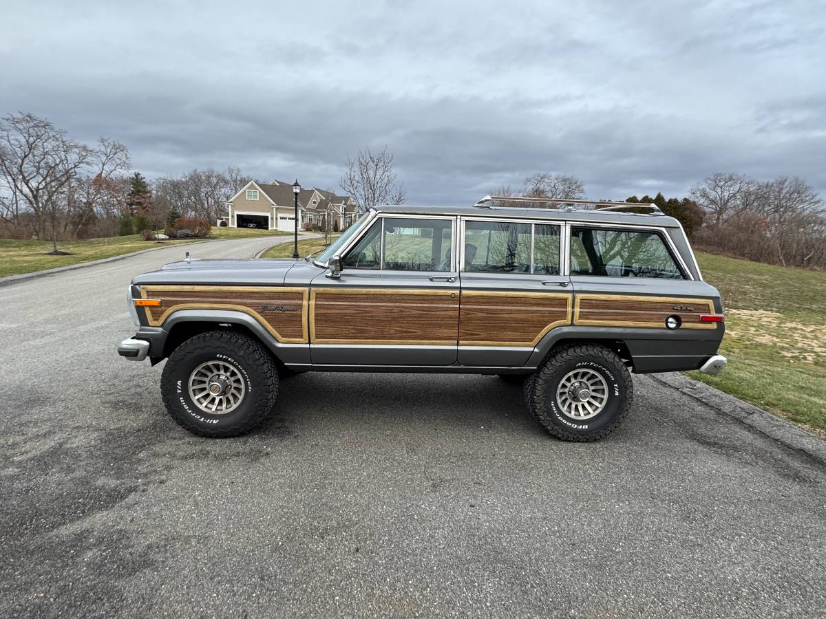 Jeep-grand-wagoneer-1988-7