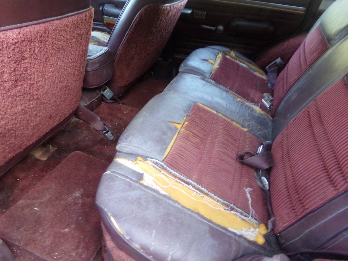 Jeep-grand-wagoneer-1988-grey-10