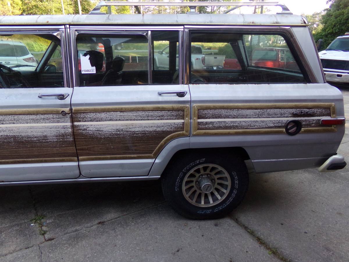 Jeep-grand-wagoneer-1988-grey-19