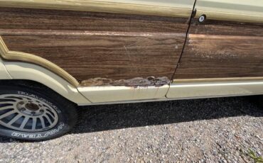 Jeep-grand-wagoneer-1988-yellow-10