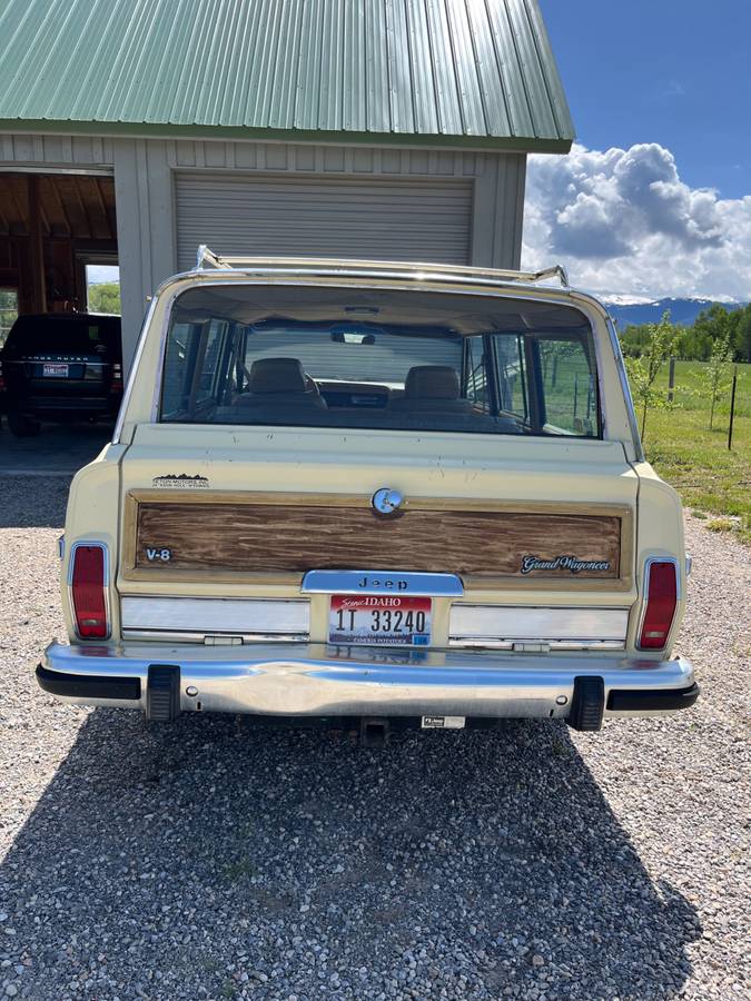 Jeep-grand-wagoneer-1988-yellow-11